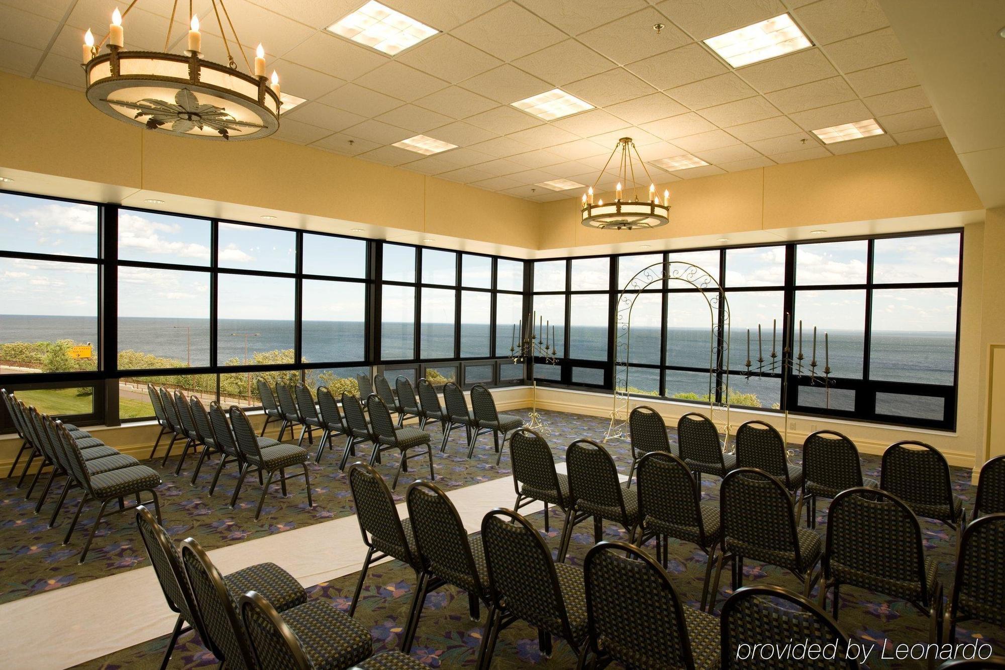 Edgewater Waterpark Hotel Дълут Бизнес снимка